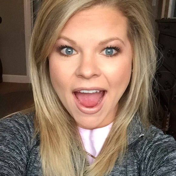 Meet your Posher, Ashley - Picture 1 of 1